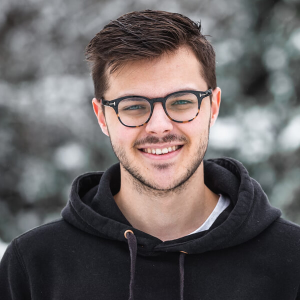 Porträt einer Lehrkraft für Programmierkurse